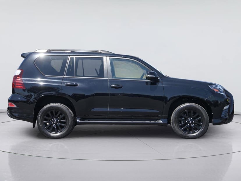 2022 Lexus GX - Image 2