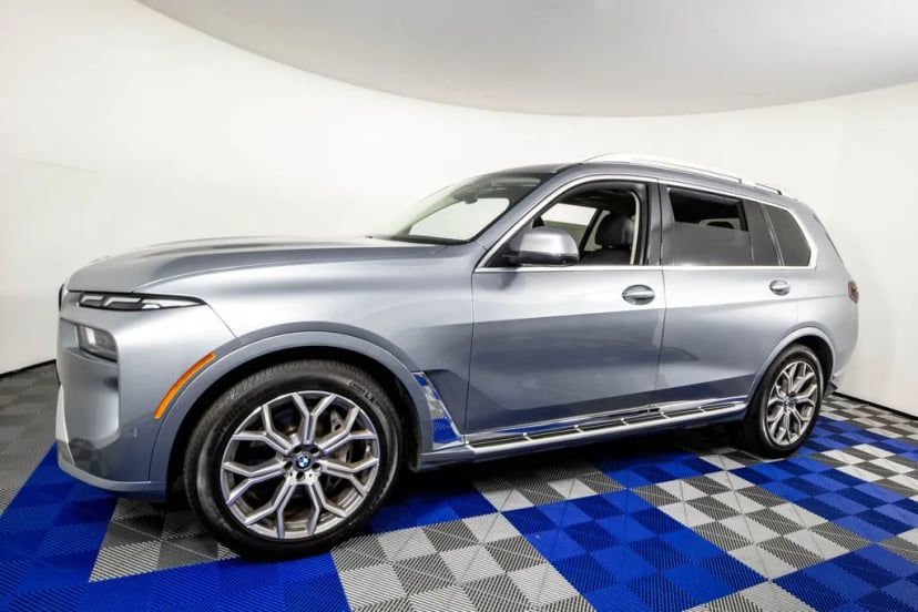 2024 BMW X7 - Image 2