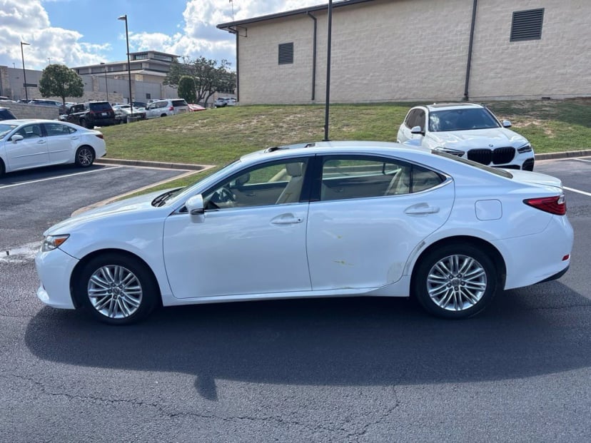 2015 Lexus ES - Image 1