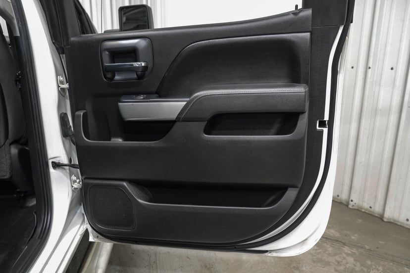 2015 Chevrolet Silverado 2500HD - Image 3