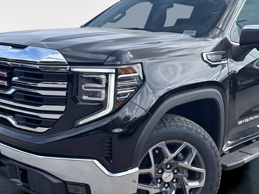 2026 GMC Sierra 1500 - Image 1