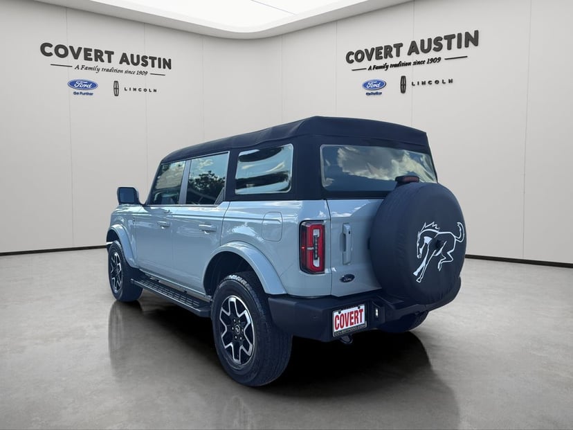 2023 Ford Bronco - Image 3