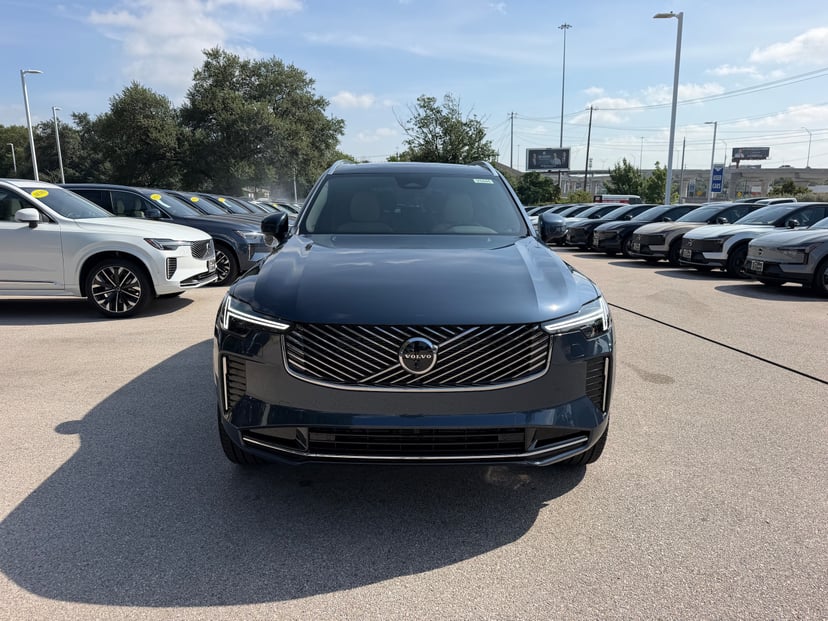 2026 Volvo XC90 - Image 3