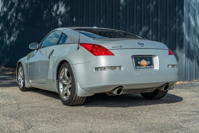2008 Nissan 350Z - Image 2