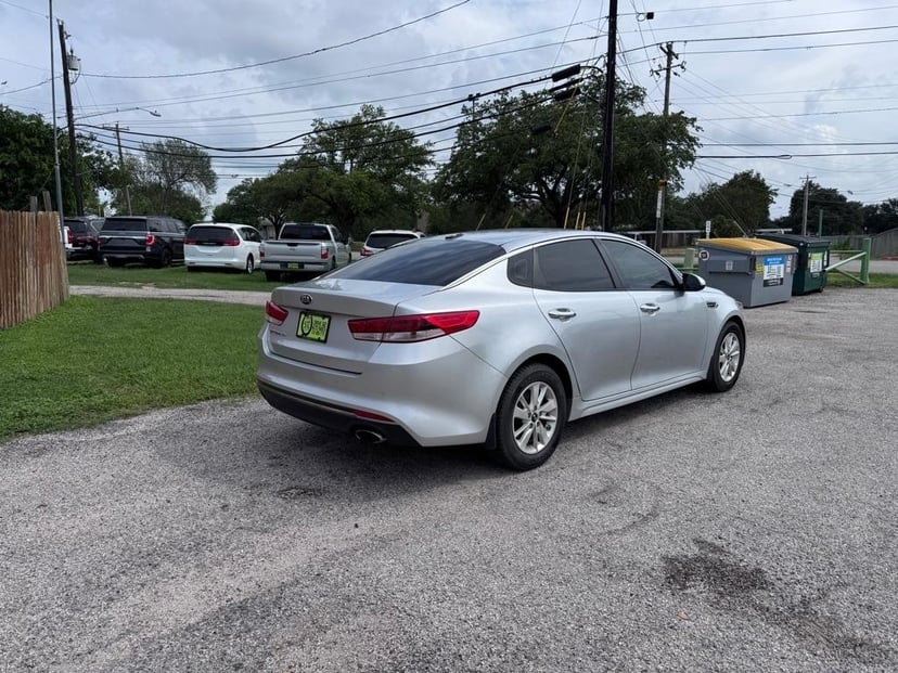 2016 Kia Optima - Image 3