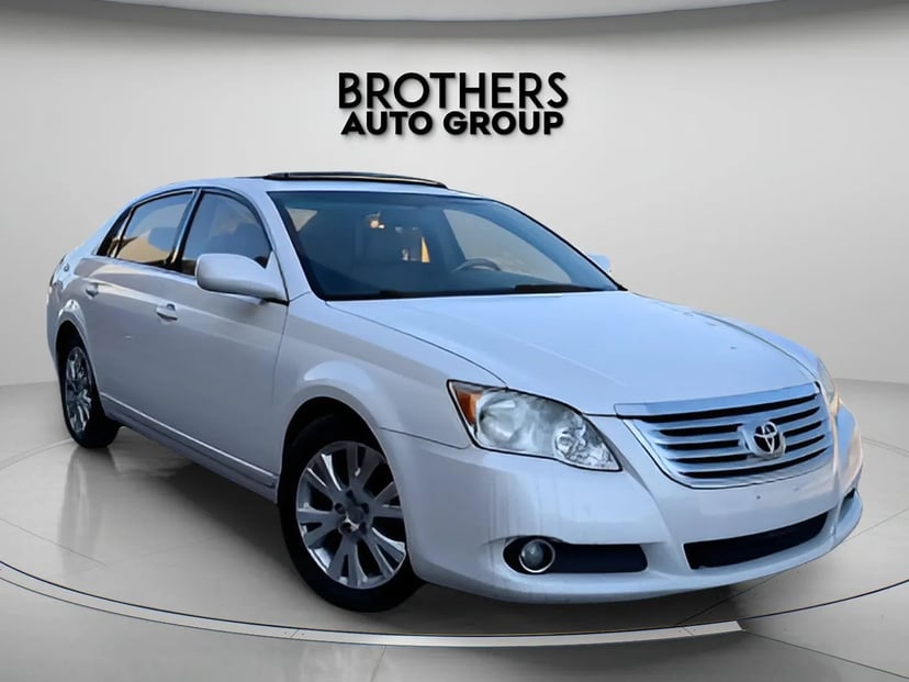 2008 Toyota Avalon - Image 2