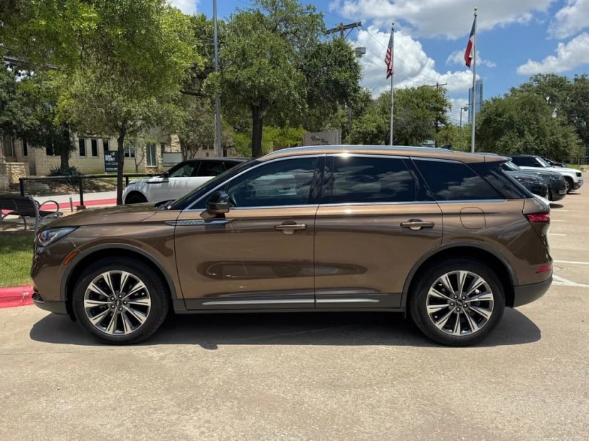 2022 Lincoln Corsair - Image 3