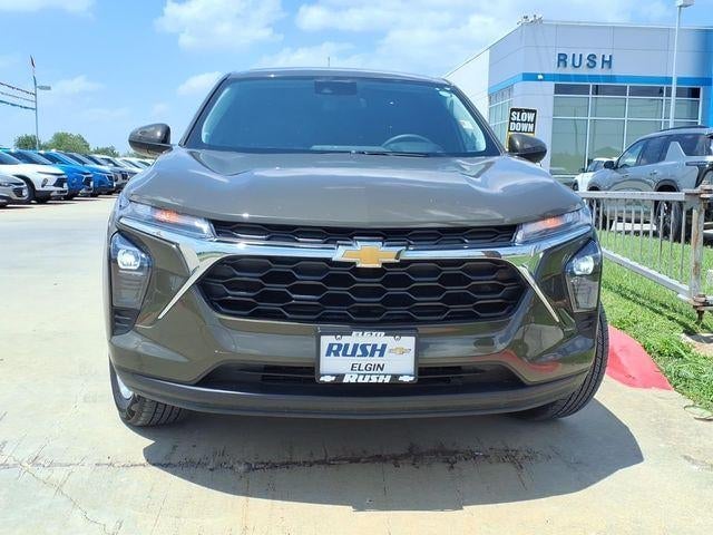 2024 Chevrolet Trax - Image 2