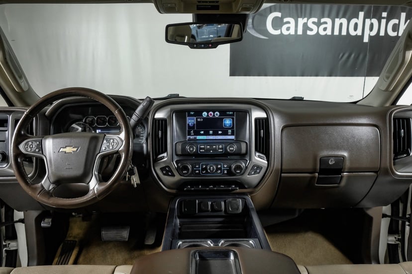 2015 Chevrolet Silverado 1500 - Image 2