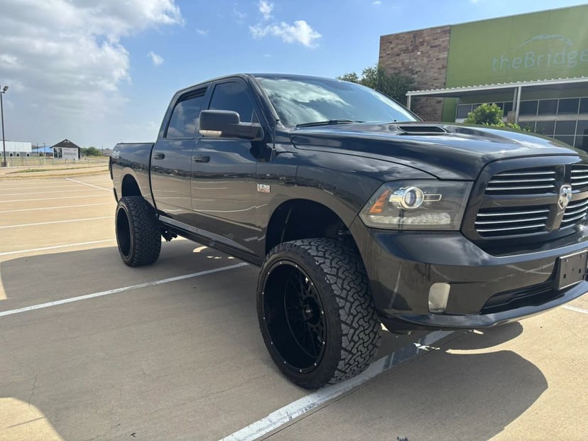 2016 Ram 1500 - Image 2