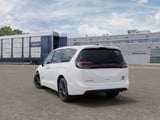 2027 Chrysler Pacifica - Preview 3