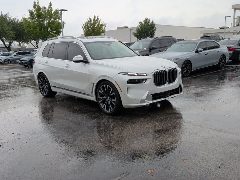 2024 BMW X7 - Image 1