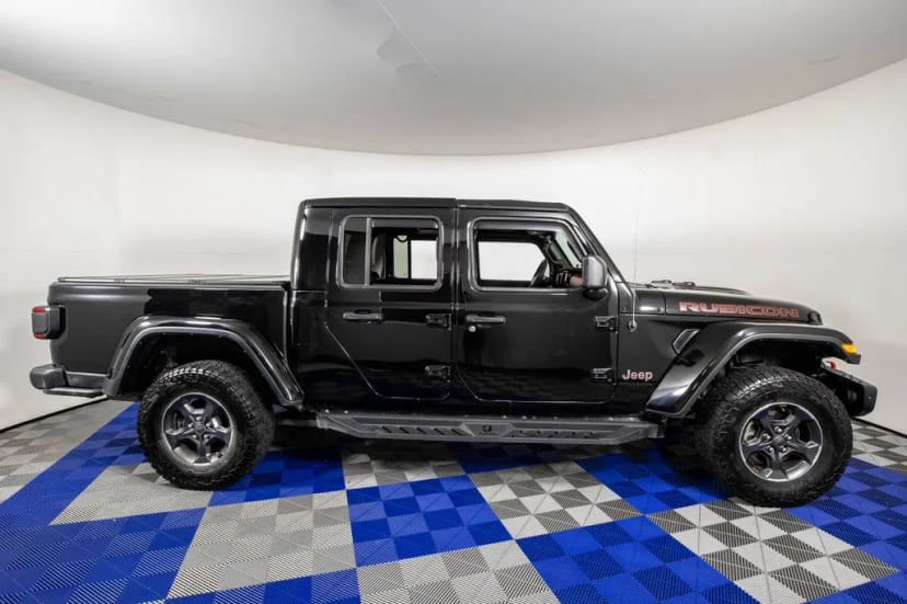 2023 Jeep Gladiator - Image 3