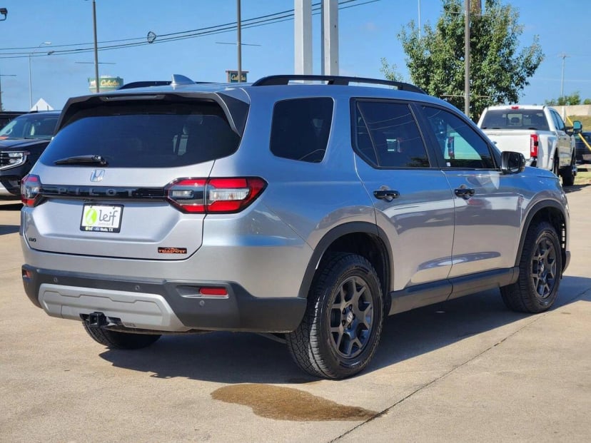 2025 Honda Pilot - Image 2