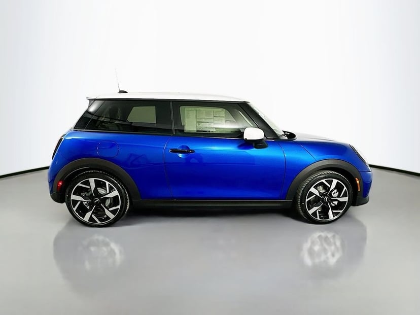 2025 MINI Hardtop - Image 3