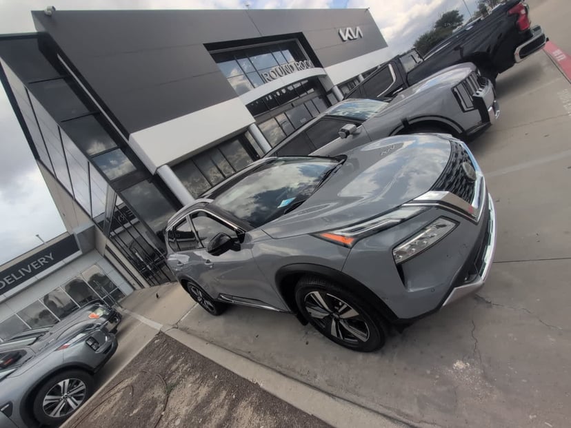 2021 Nissan Rogue - Image 1