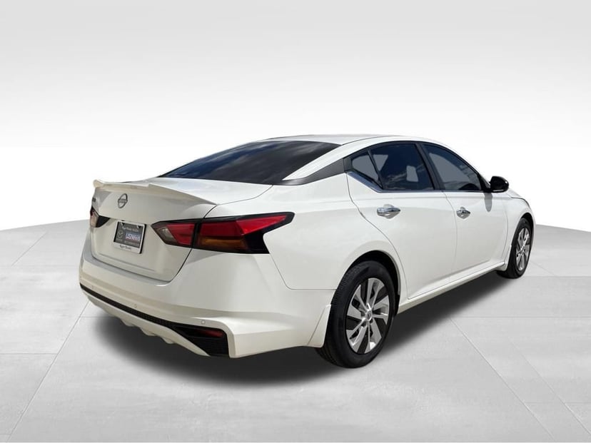2024 Nissan Altima - Image 3