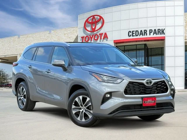2025 Toyota Highlander - Image 1