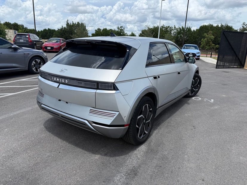 2024 Hyundai Ioniq 5 - Image 2