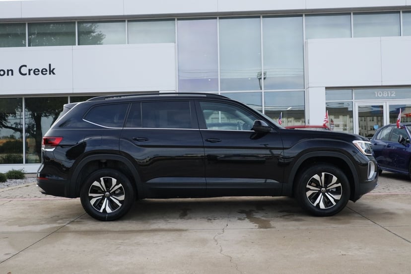2026 Volkswagen Atlas - Image 2