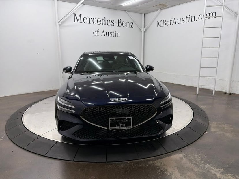 2023 Genesis G70 - Image 3