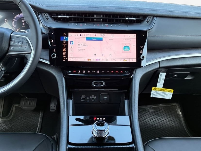 2026 Jeep Grand Cherokee - Image 3
