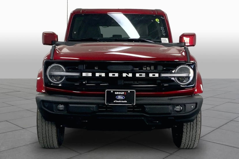 2026 Ford Bronco - Image 2