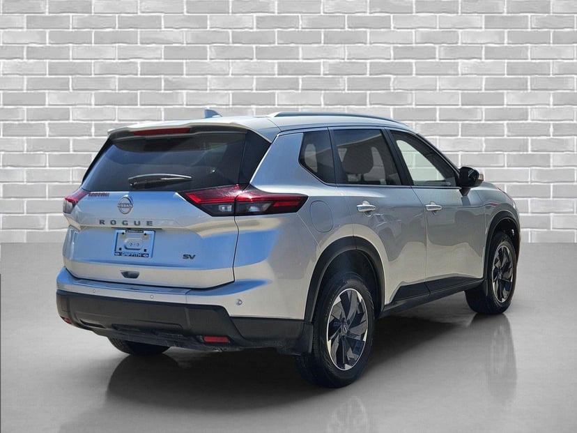 2024 Nissan Rogue - Image 3