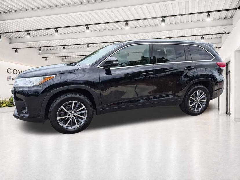 2017 Toyota Highlander - Image 3