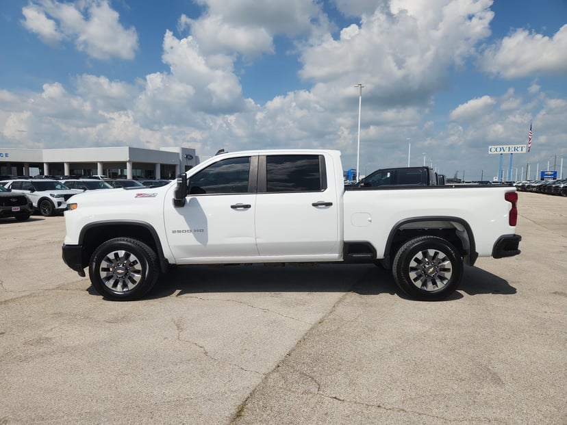 2024 Chevrolet Silverado HD - Image 3