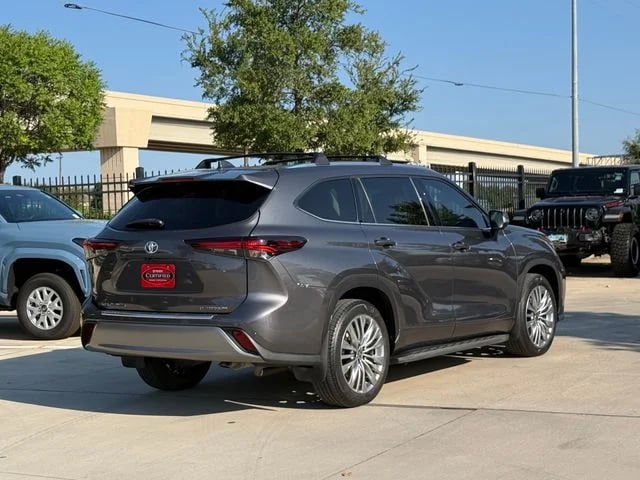 2024 Toyota Highlander - Image 2