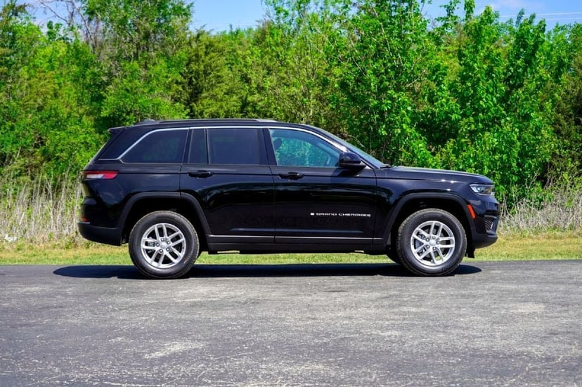 2026 Jeep Grand Cherokee - Image 2