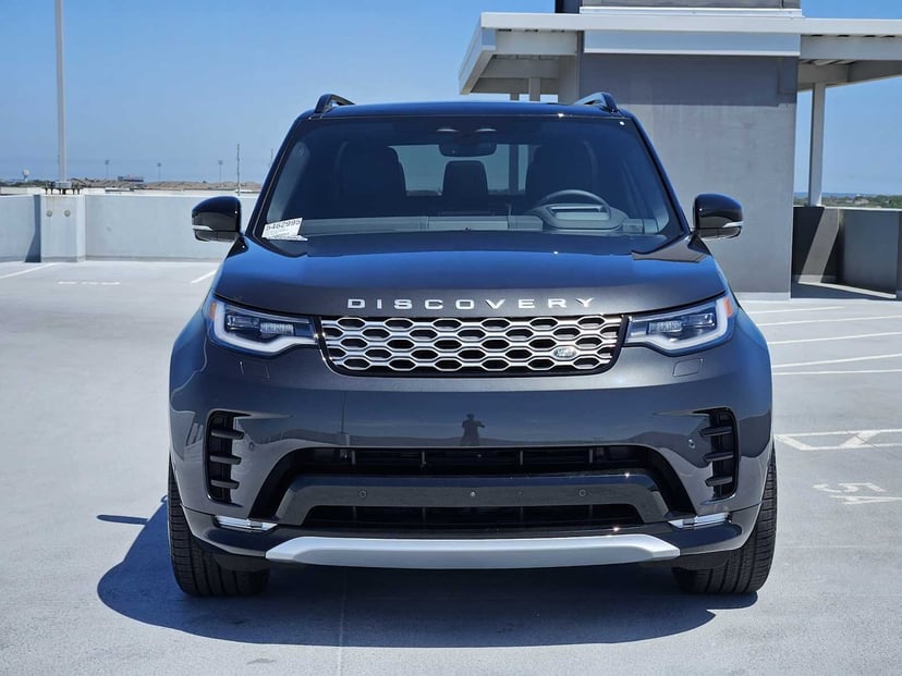 2026 Land Rover Discovery - Image 3