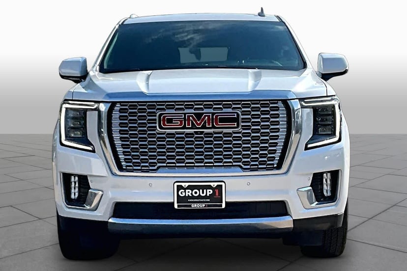 2022 GMC Yukon - Image 2