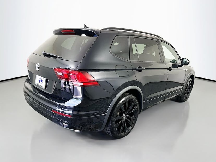 2021 Volkswagen Tiguan - Image 3