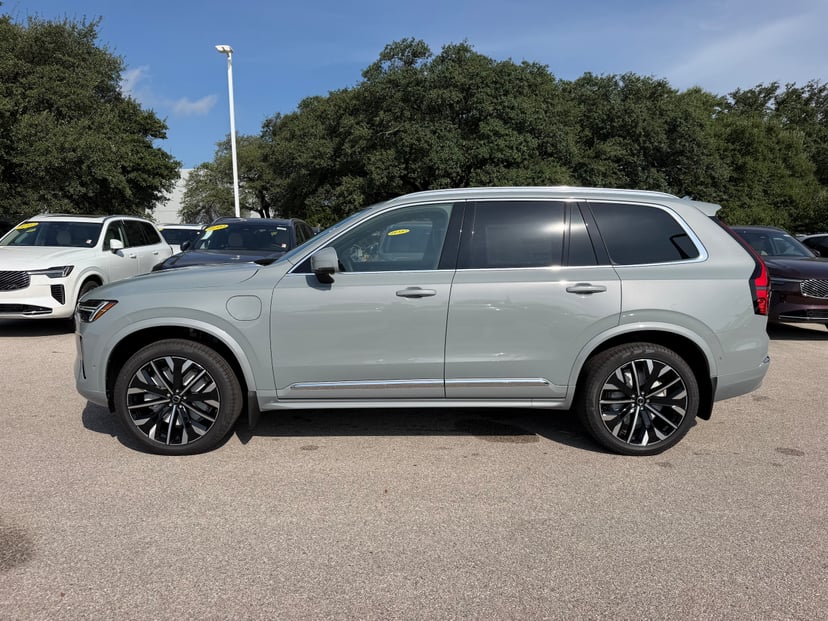 2026 Volvo XC90 - Image 2