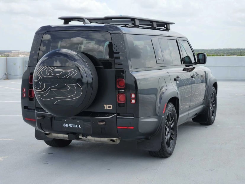 2023 Land Rover Defender - Image 3