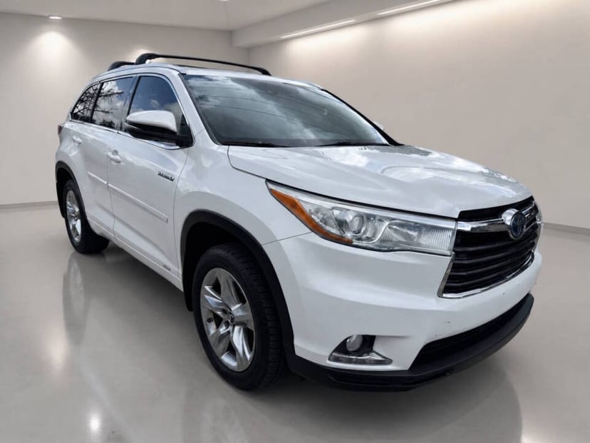 2016 Toyota Highlander - Image 1