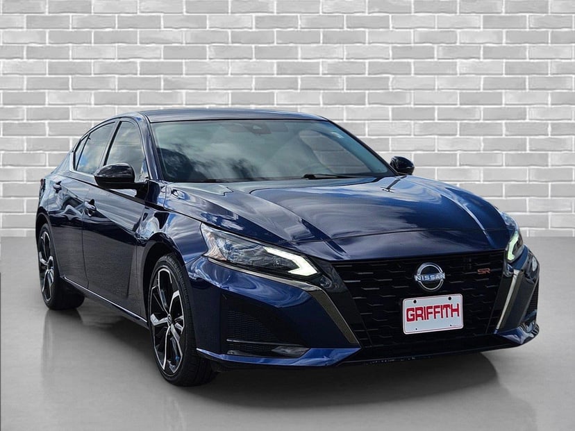 2023 Nissan Altima - Image 1