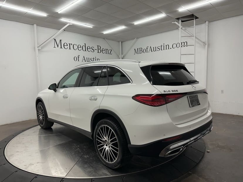 2026 Mercedes-Benz GLC - Image 3