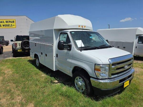 2027 Ford E-Series - Image 2