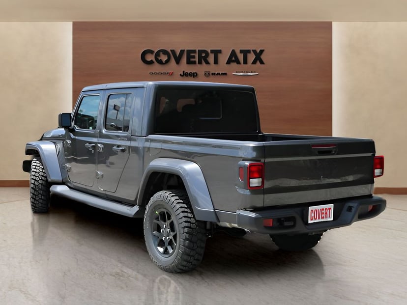 2026 Jeep Gladiator - Image 2