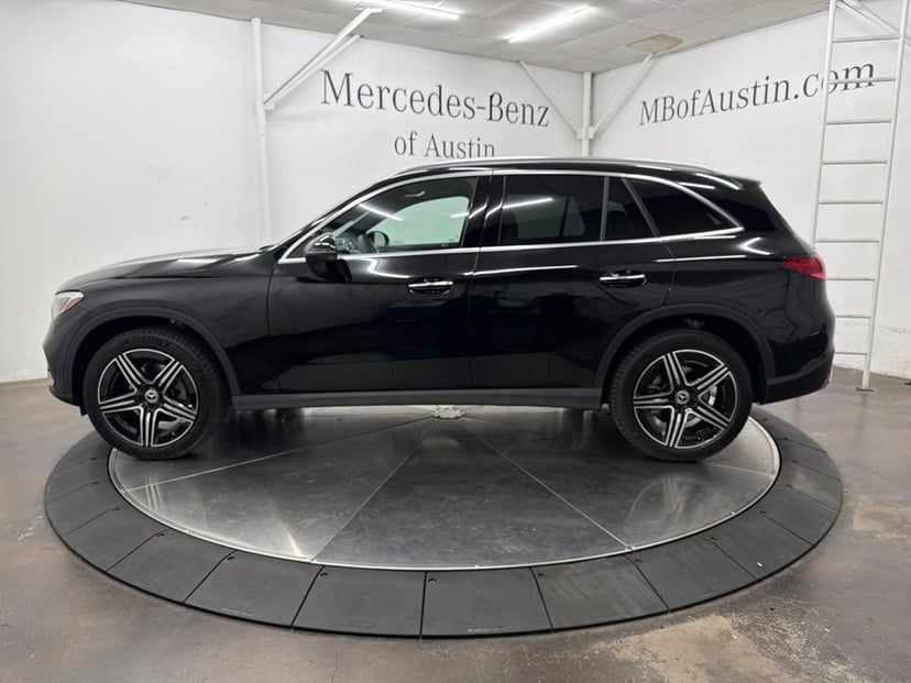 2027 Mercedes-Benz GLC - Image 2