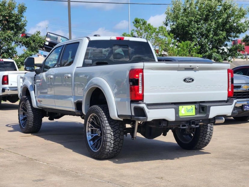 2025 Ford F-250 - Image 3
