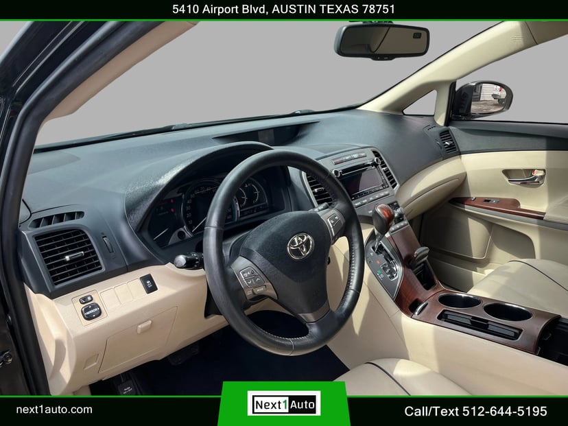 2010 Toyota Venza - Image 3