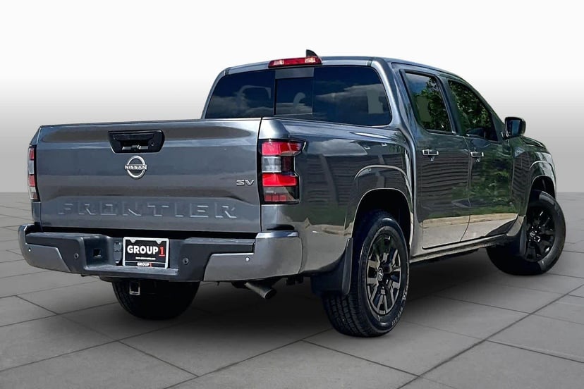 2023 Nissan Frontier - Image 2