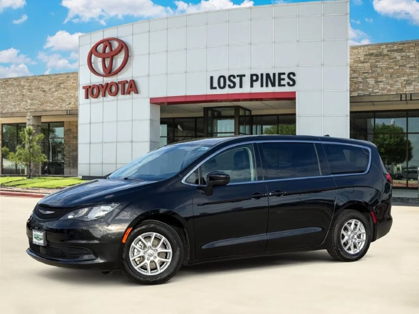 2023 Chrysler Voyager - Image 1