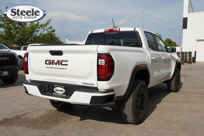 2026 GMC Canyon - Image 3