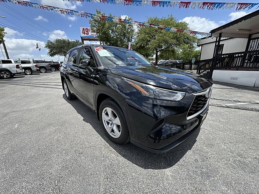 2023 Toyota Highlander - Image 1