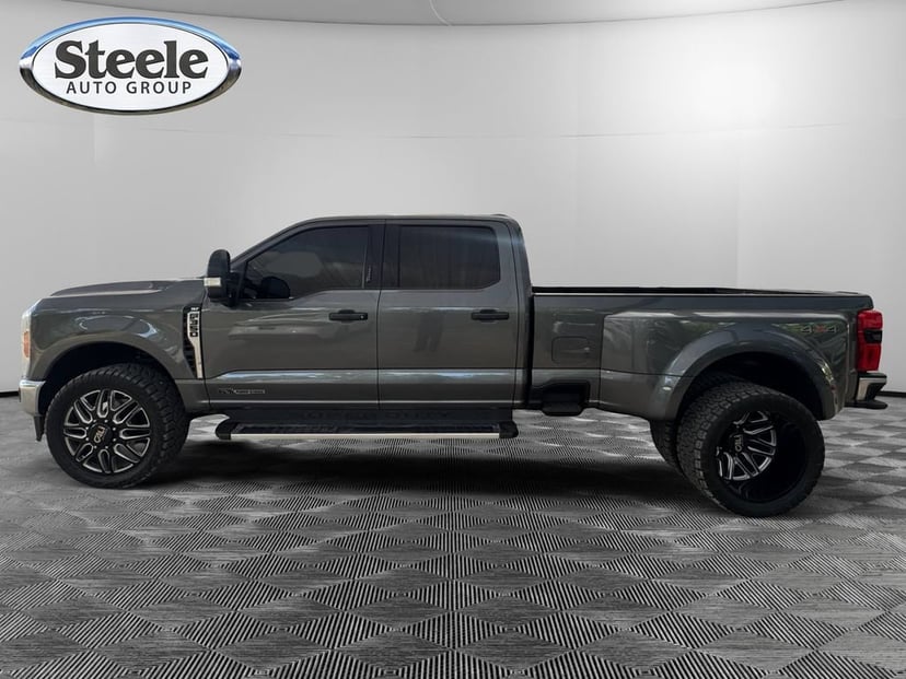 2023 Ford F-350 - Image 2
